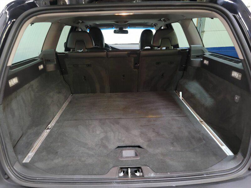2011 Volvo XC70 Image 29