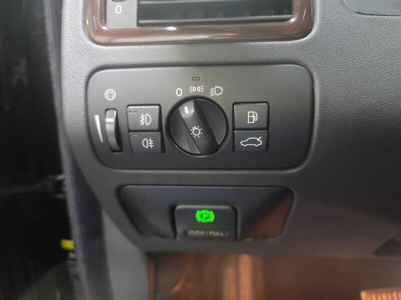 2009 Volvo XC70 Image 7