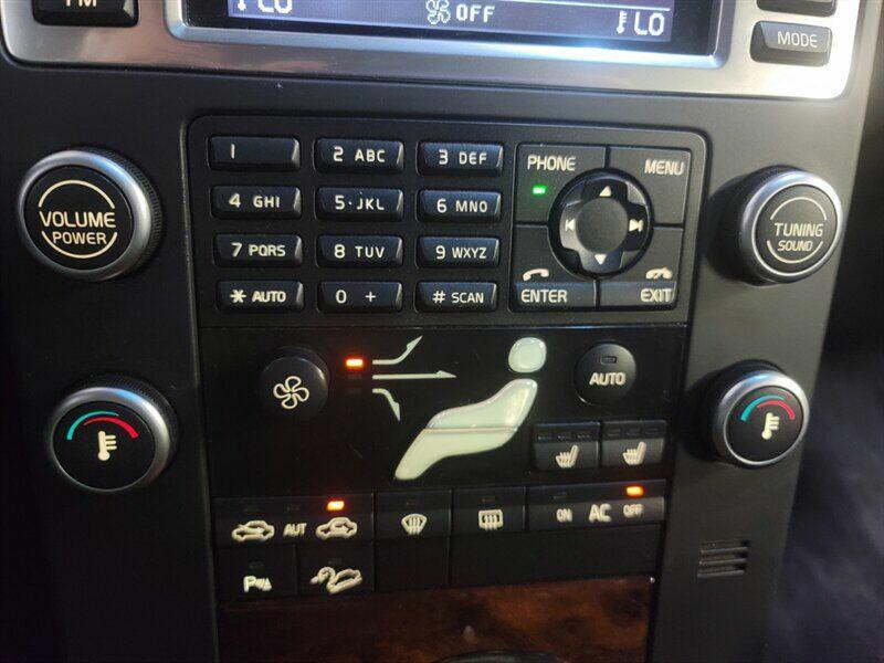 2009 Volvo XC70 Image 11