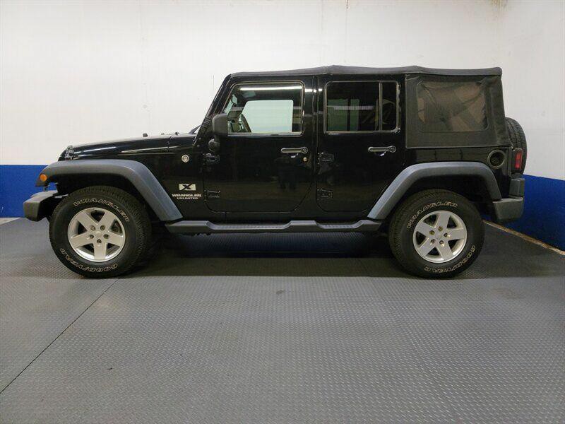 2009 Jeep Wrangler Unlimited Image 2