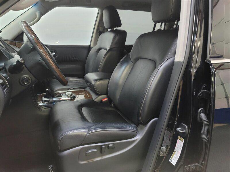 2017 INFINITI QX80 Image 5
