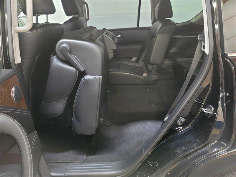 2017 INFINITI QX80 Image 8