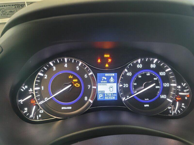 2017 INFINITI QX80 Image 11