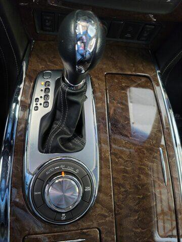 2017 INFINITI QX80 Image 23