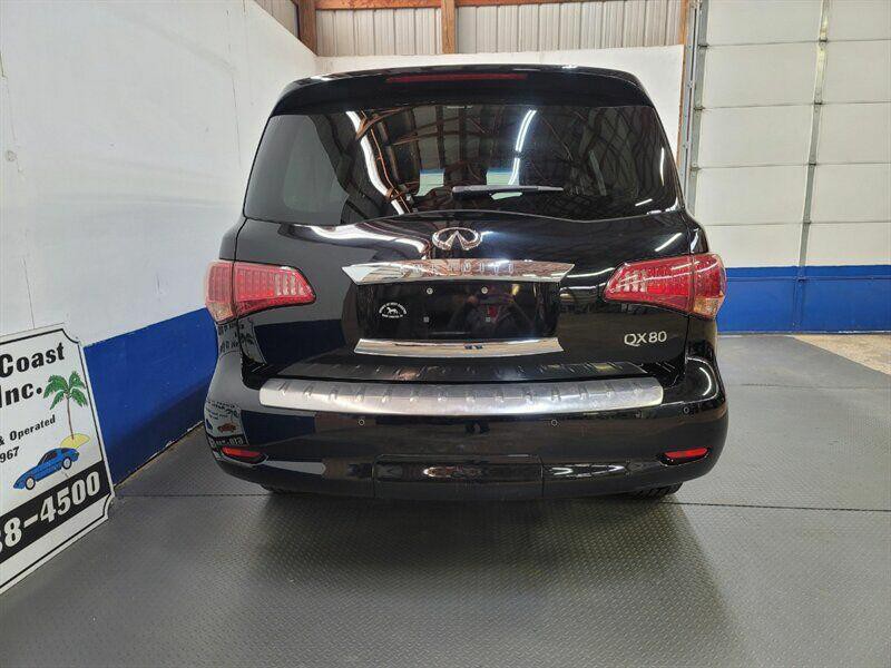 2017 INFINITI QX80 Image 30