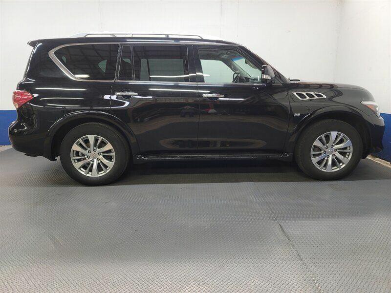 2017 INFINITI QX80 Image 36