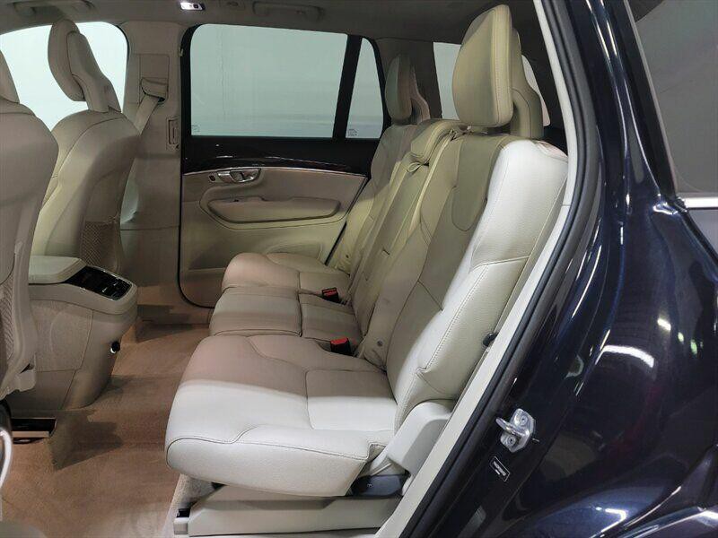 2016 Volvo XC90 Image 8