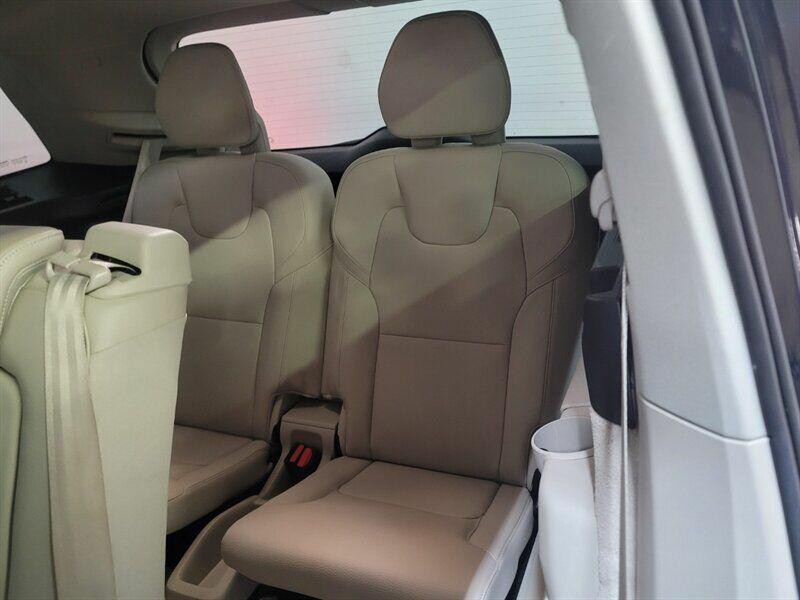 2016 Volvo XC90 Image 9