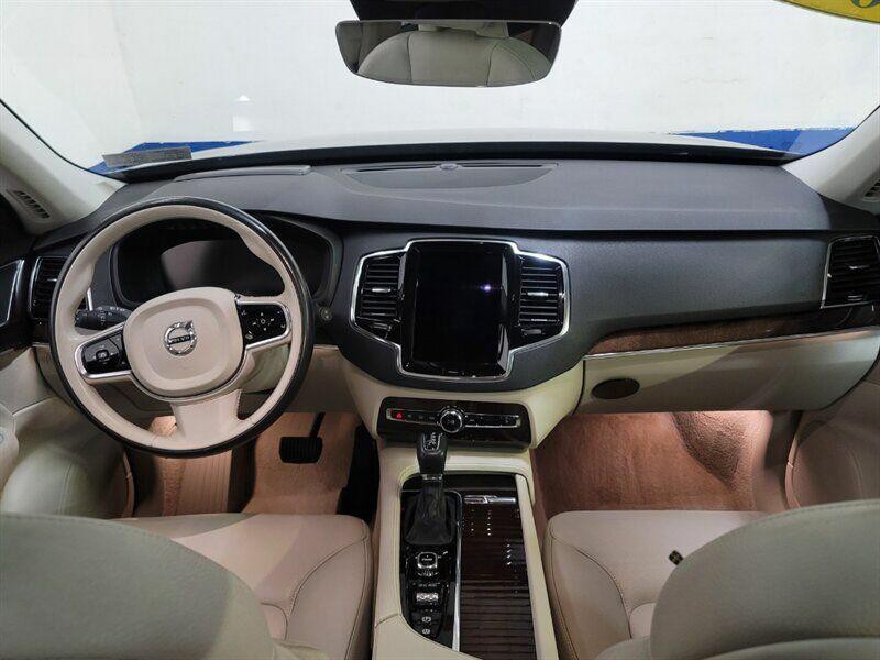 2016 Volvo XC90 Image 10