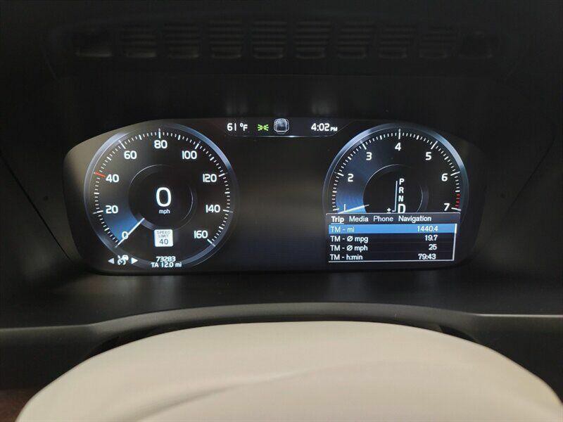 2016 Volvo XC90 Image 12