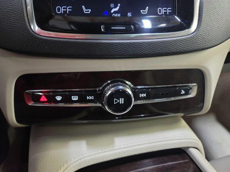 2016 Volvo XC90 Image 24