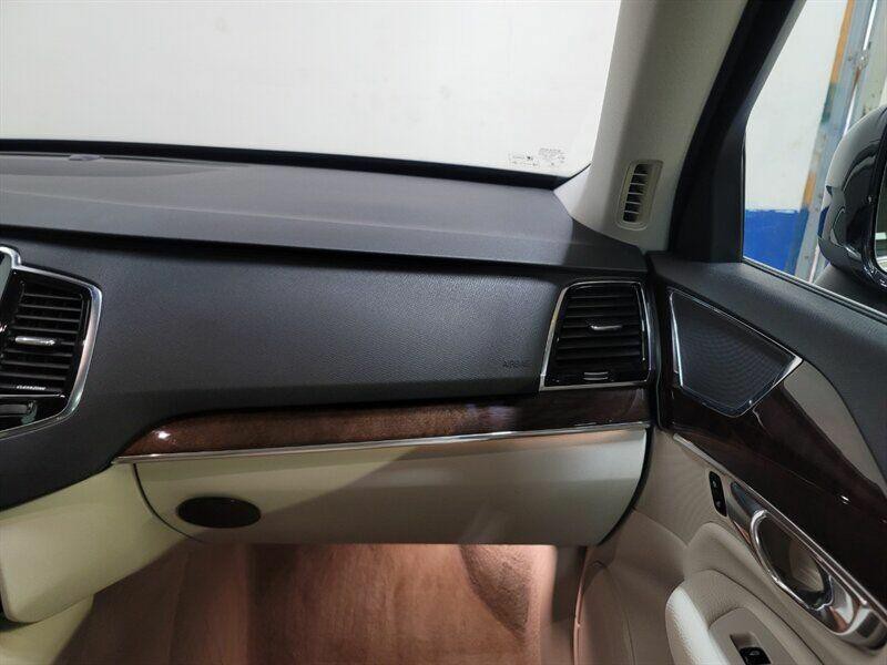 2016 Volvo XC90 Image 25