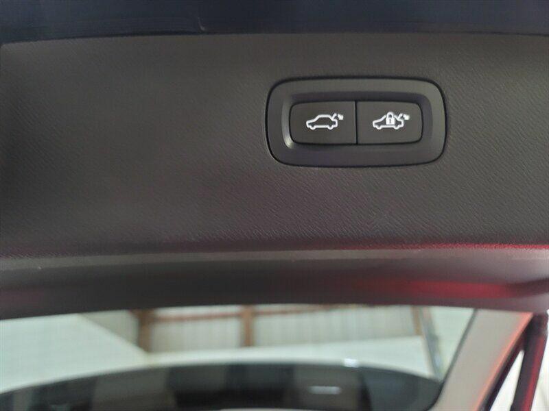2016 Volvo XC90 Image 35