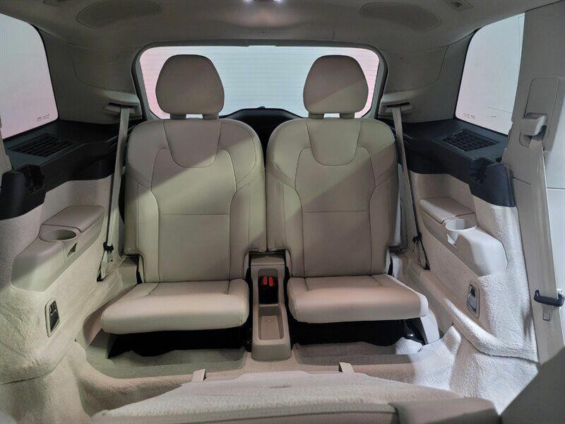 2016 Volvo XC90 Image 38