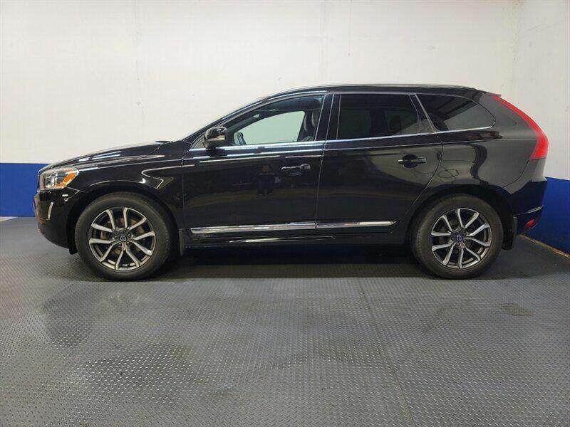 2016 Volvo XC60 Image 2