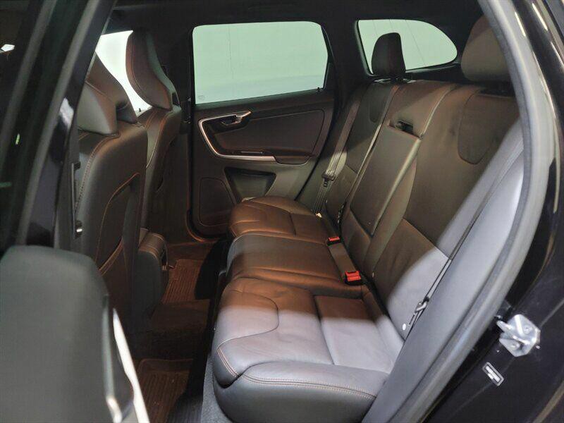 2016 Volvo XC60 Image 7
