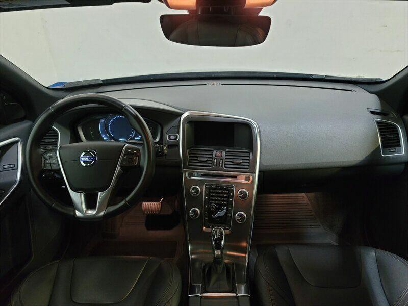 2016 Volvo XC60 Image 8