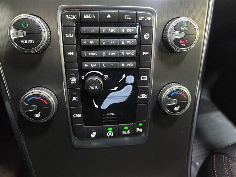 2016 Volvo XC60 Image 13