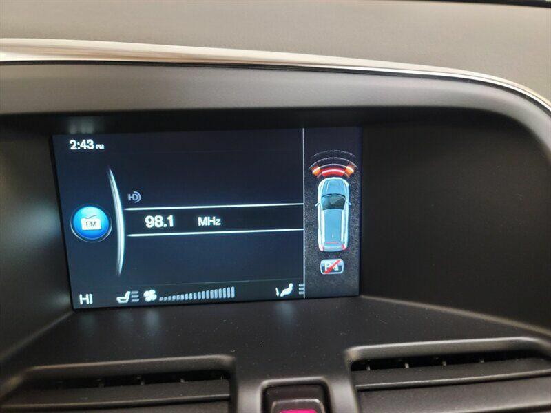 2016 Volvo XC60 Image 14