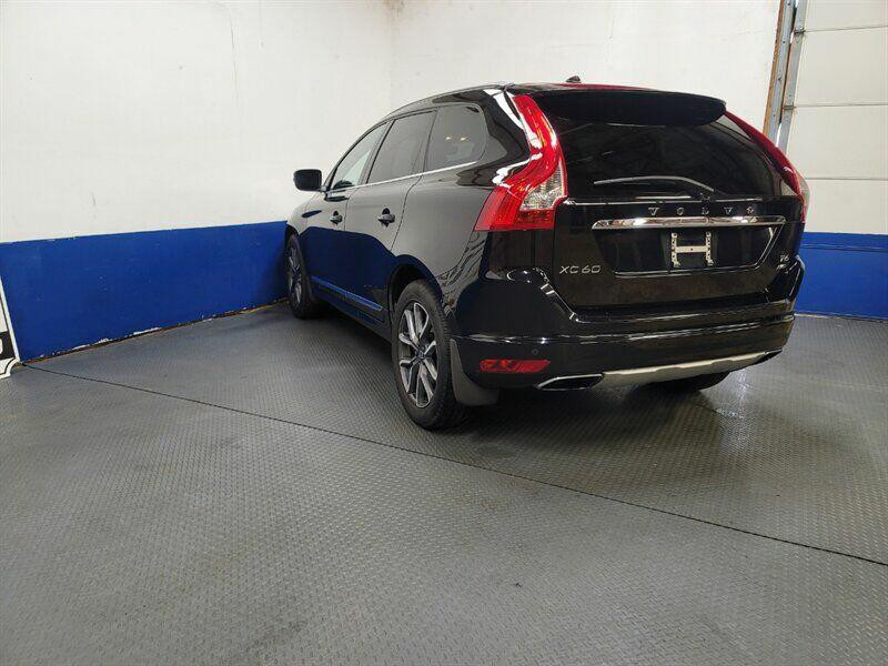 2016 Volvo XC60 Image 31