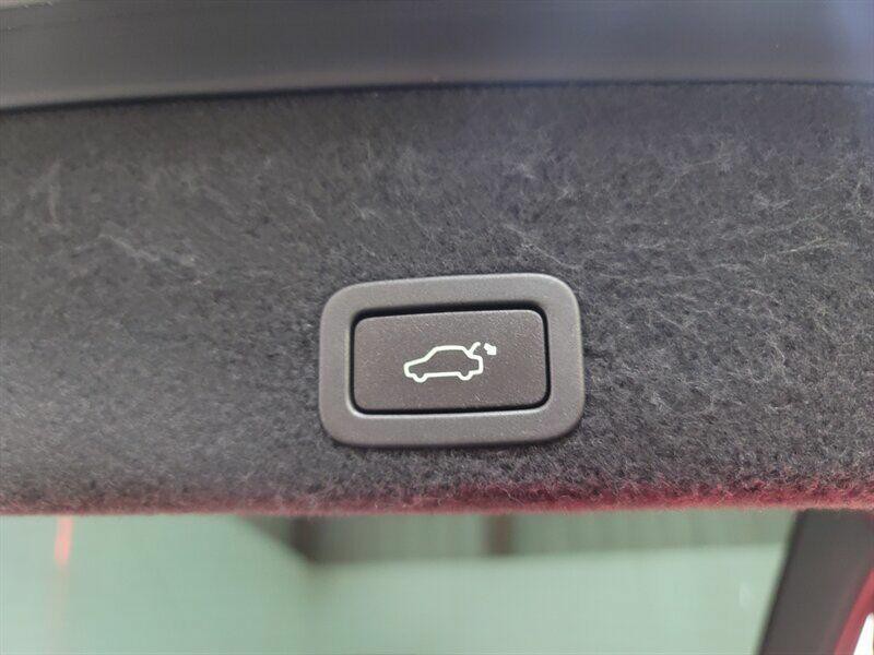 2016 Volvo XC60 Image 35