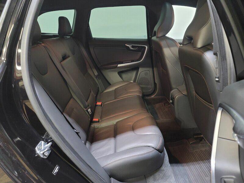 2016 Volvo XC60 Image 38