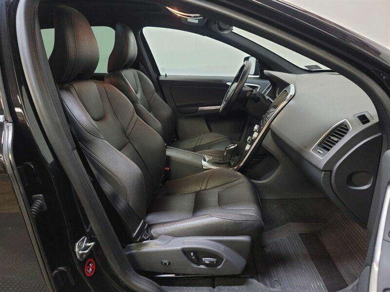 2016 Volvo XC60 Image 40