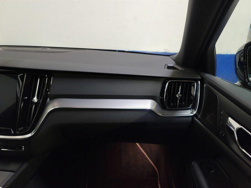 2019 Volvo S60 Image 25
