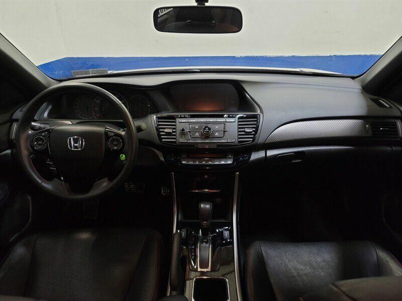2017 Honda Accord Image 5