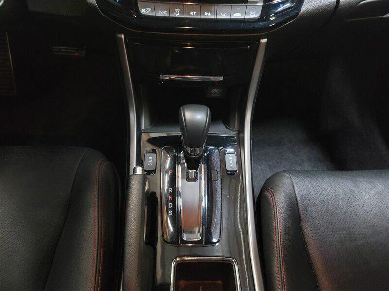 2017 Honda Accord Image 14