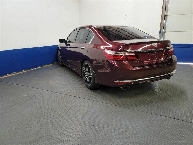 2017 Honda Accord Image 19