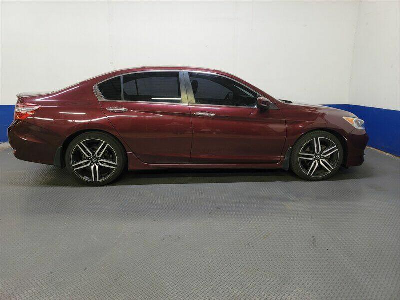 2017 Honda Accord Image 24