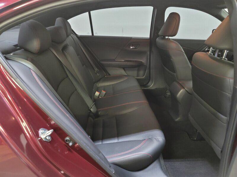 2017 Honda Accord Image 25