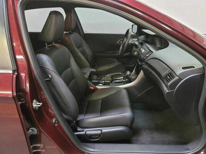 2017 Honda Accord Image 26