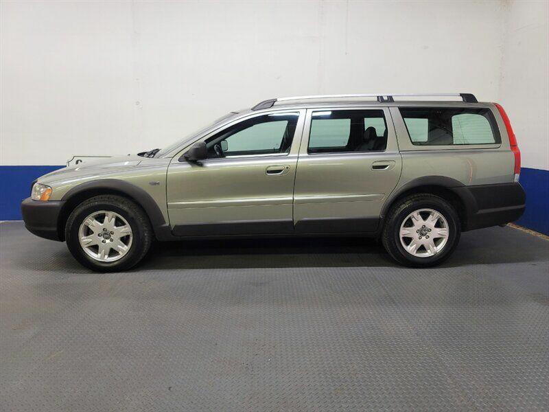 2006 Volvo XC70 Image 2