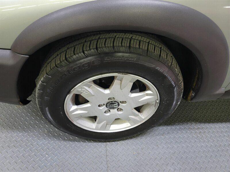 2006 Volvo XC70 Image 12