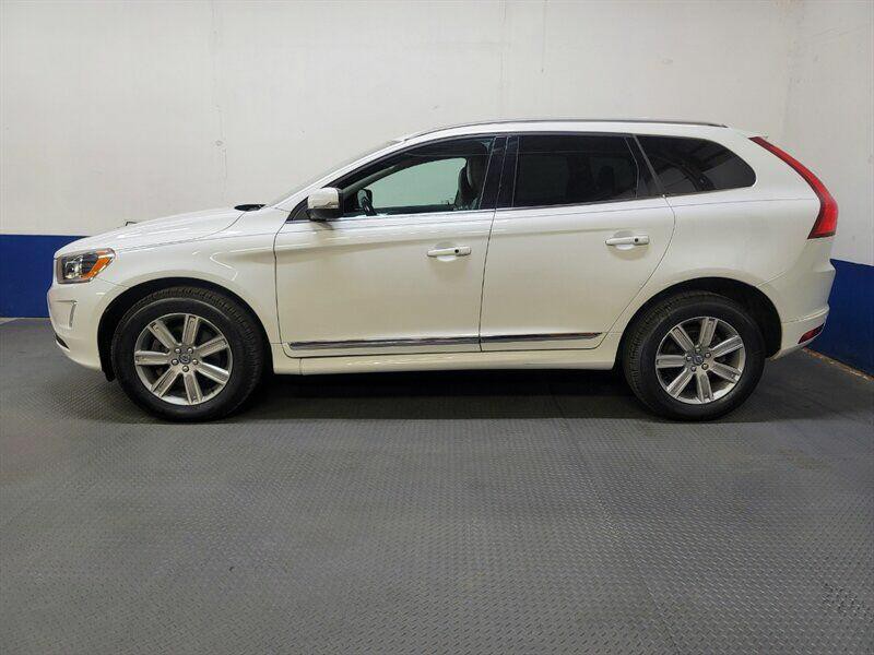 2016 Volvo XC60 Image 2