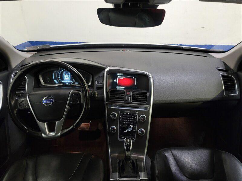 2016 Volvo XC60 Image 8