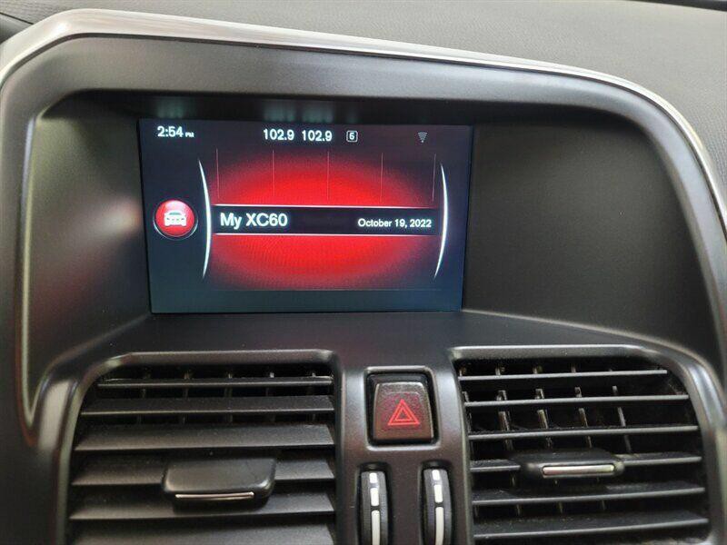 2016 Volvo XC60 Image 14