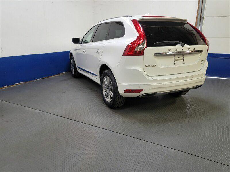 2016 Volvo XC60 Image 25