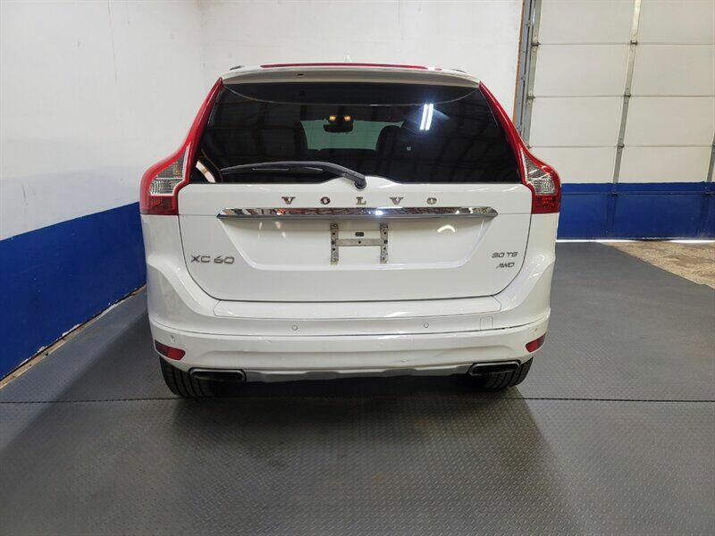 2016 Volvo XC60 Image 26