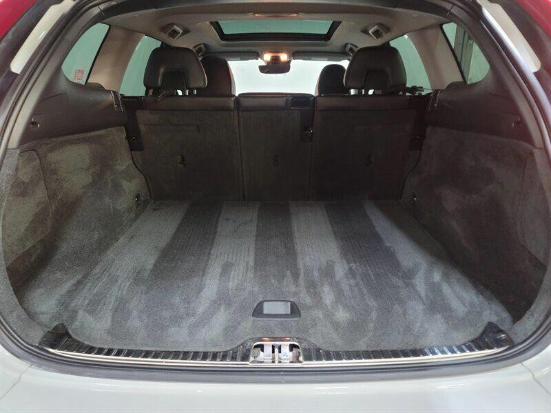 2016 Volvo XC60 Image 28