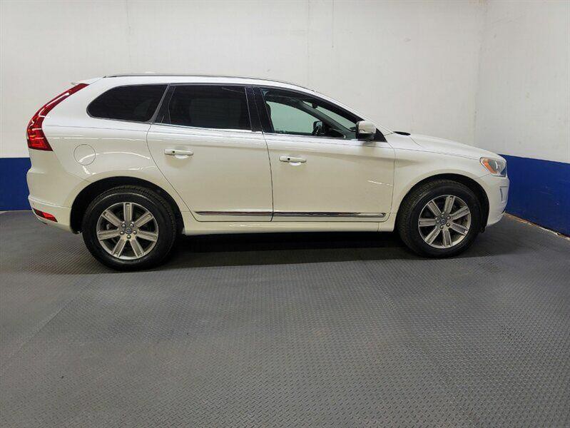 2016 Volvo XC60 Image 30