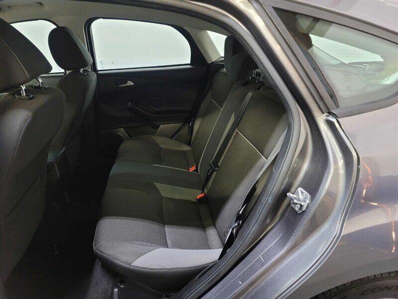 2013 Ford Focus Image 6