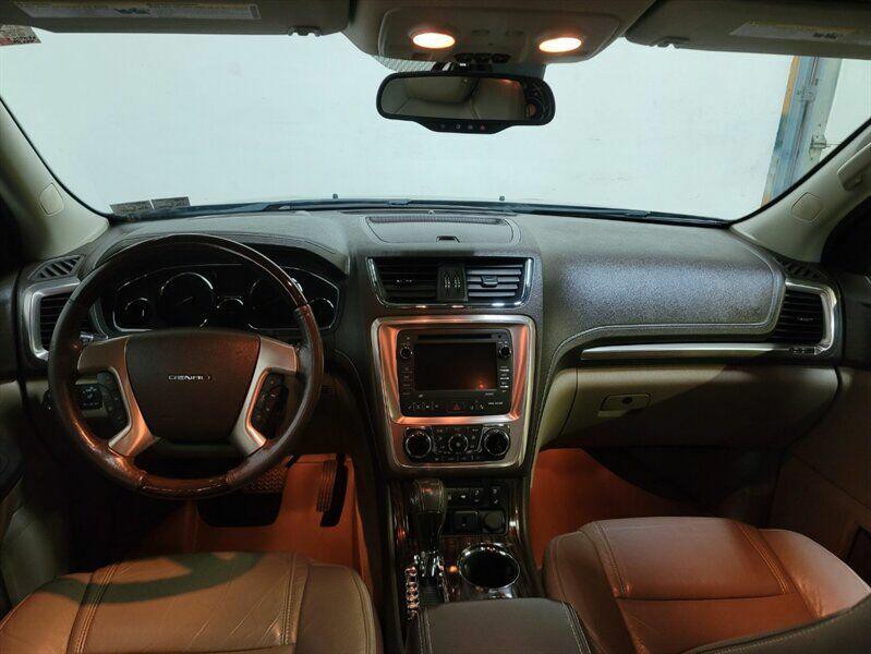 2015 GMC Acadia Image 9