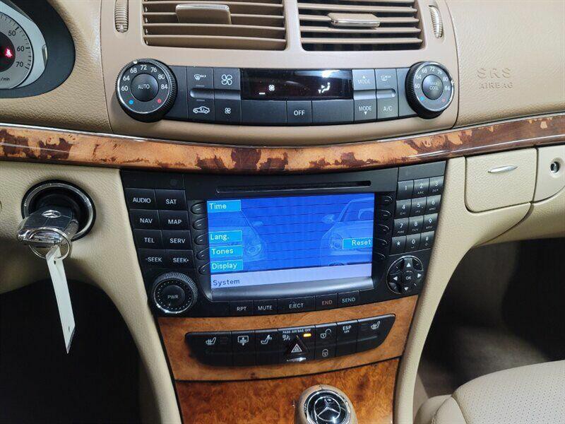 2008 Mercedes-Benz E-Class Image 11