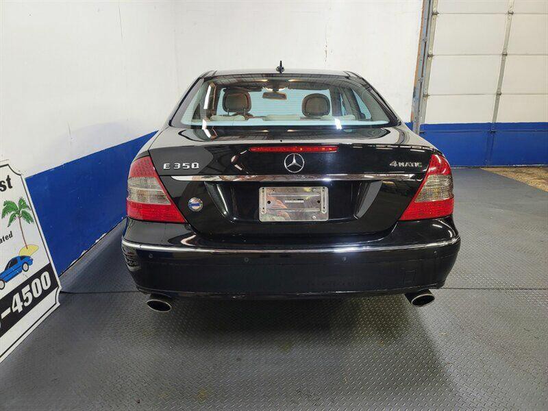 2008 Mercedes-Benz E-Class Image 21