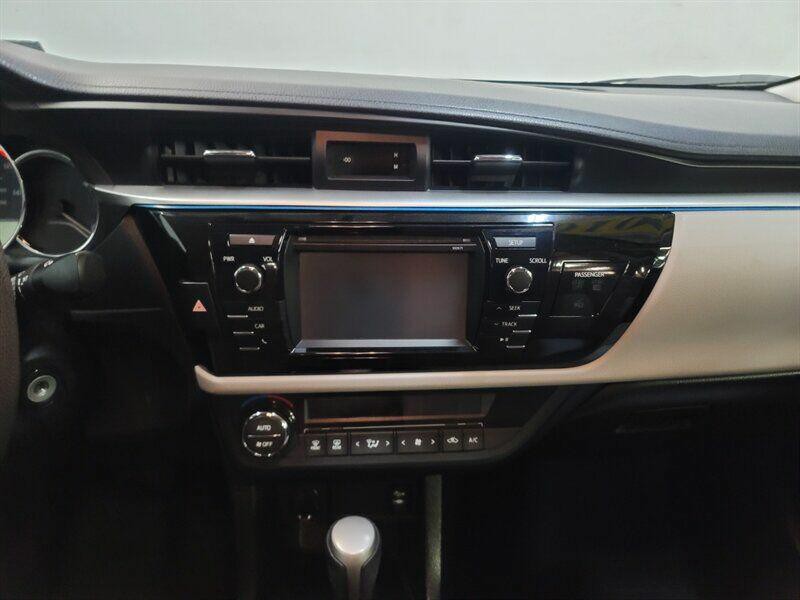 2016 Toyota Corolla Image 8