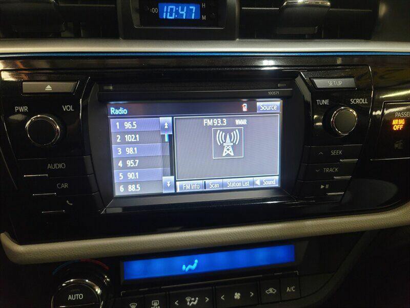 2016 Toyota Corolla Image 10