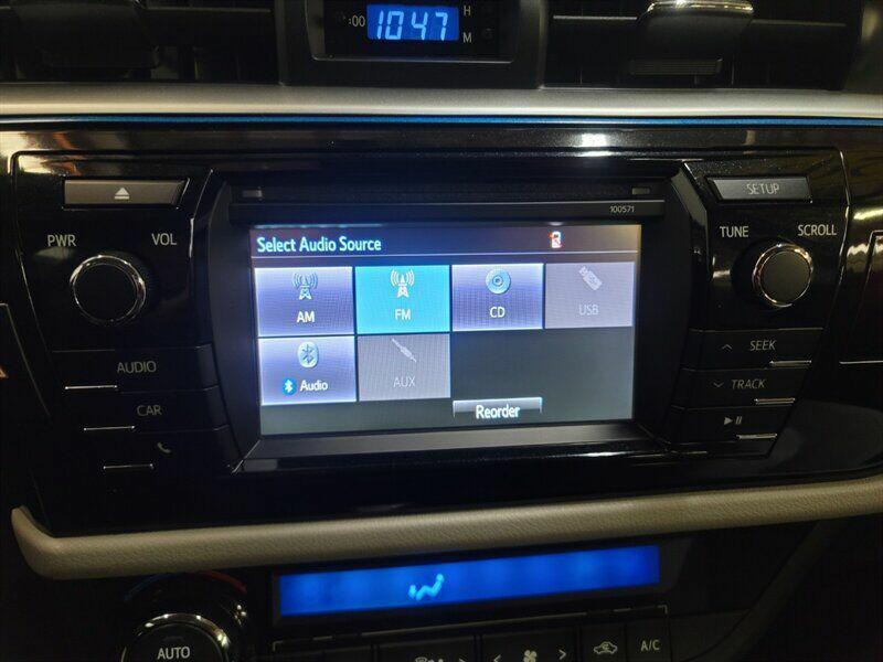 2016 Toyota Corolla Image 11